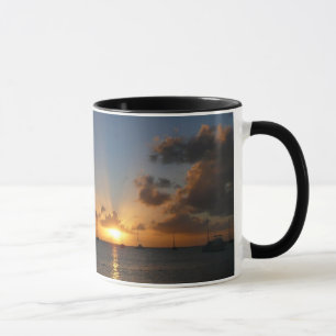 Caneca Sunset com Imagem de Paisagem Tropical de Barcos d