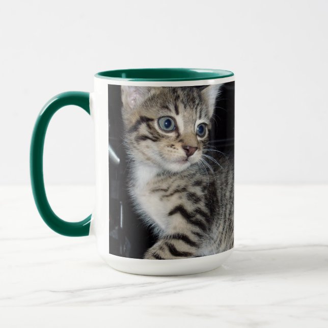 Caneca "Sussurros de Problemas: o Misquioso Tabby Kitten (Esquerda)