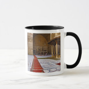 Caneca Tapetes de oração levando à mesquita islâmica, Cai