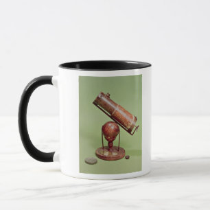 Caneca Telescópio que pertence ao senhor Isaac Newton