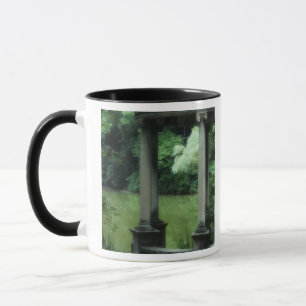 Caneca Templo do amor nos jardins velhos de Westbury