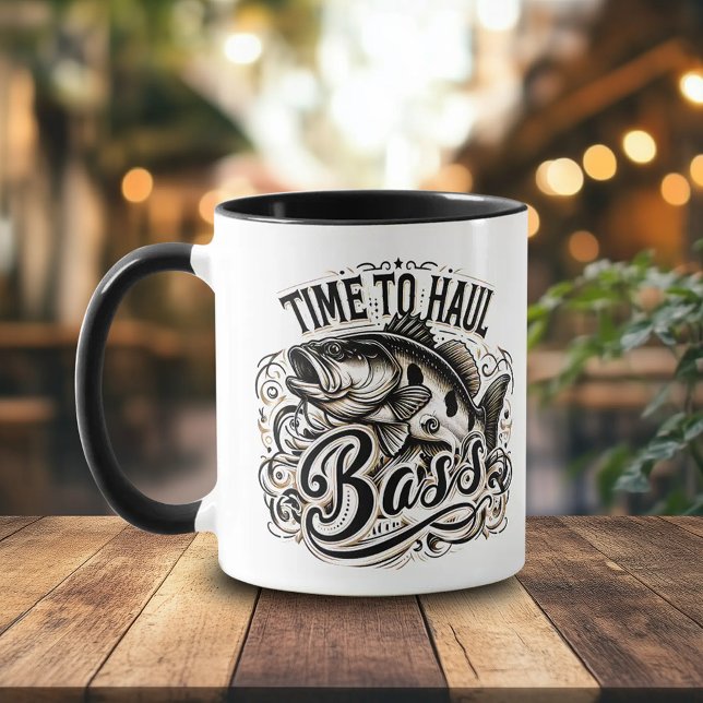 Caneca Tempo Engraçado para Pescar Bass (Funny Time to Haul Bass 11 oz Fishing Humor Mug Cover Photo)