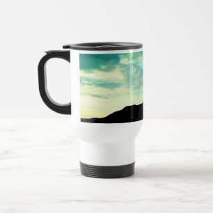 Caneca Térmica As nuvens azuis, acima da colina