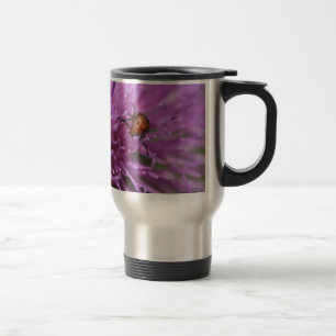 Caneca Térmica Besouro em um cardo de leite