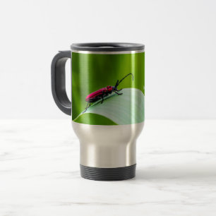 Caneca Térmica Besouro Longicórnio Vermelho e fundo verde