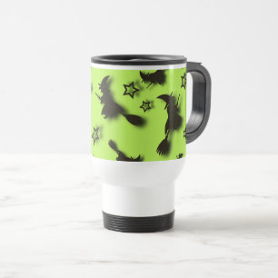 Caneca Térmica bruxa voadora entre as estrelas na noite de Hallow
