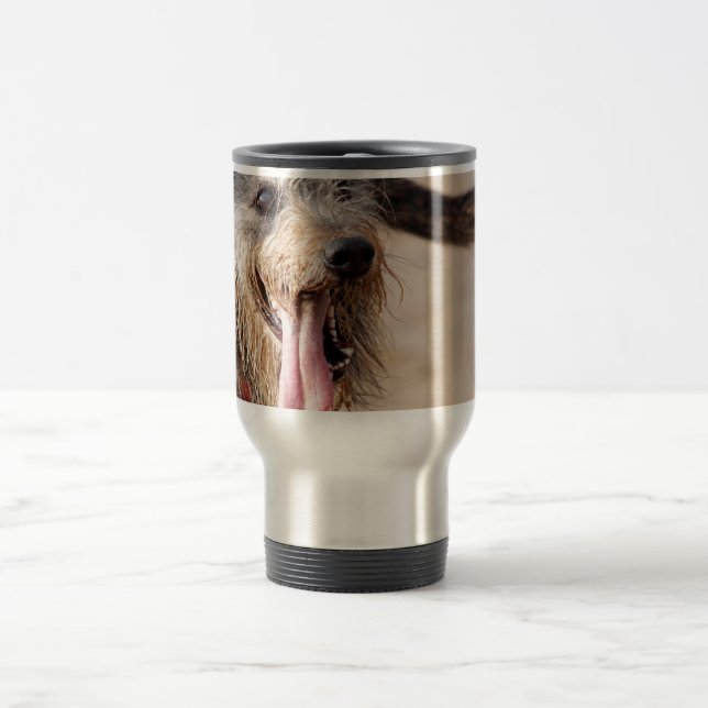 Caneca Térmica Cachorro feliz na praia (Centro)