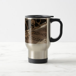 Caneca Térmica Clarinete e folhas de música
