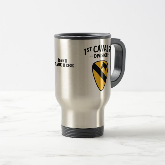 Caneca Térmica crachá da Divisão de Cavalaria 1rua (Frente Esquerda)