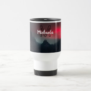 Caneca Térmica Nuvens a arder, nevoeiro e monograma das montanhas