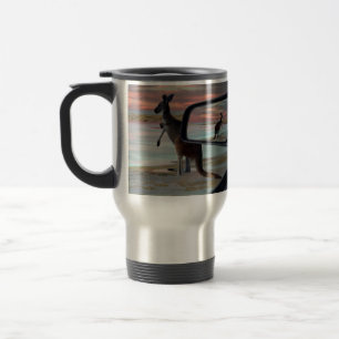 Caneca Térmica "Reflexões da Natureza: Um canguru na Praia
