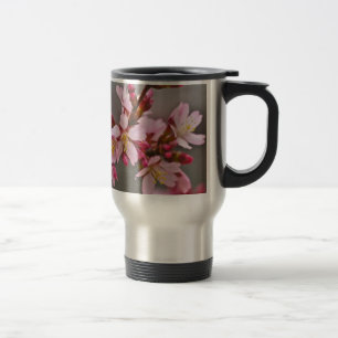 Caneca Térmica Rosa Contra Um Céu Cinza Flor de Cerejeira Japones