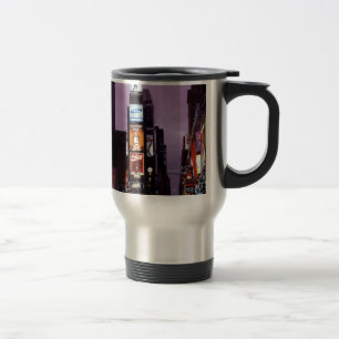 Caneca Térmica tráfego na Times Square à noite em Nova York