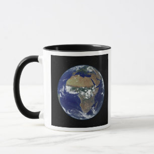Caneca Terra cheio mostrando África e Europa
