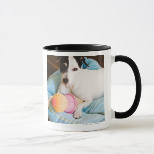 Caneca Terrier de Jack russell que encontra-se para baixo