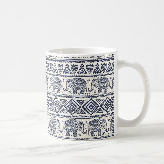 Caneca Teste padrão étnico azul do elefante (Direita)
