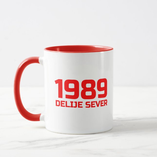 Caneca Texto Vermelho Delije Sever 1989 (Esquerda)