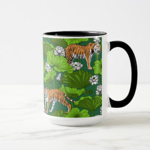 Caneca Tigres na lagoa branca de lótus