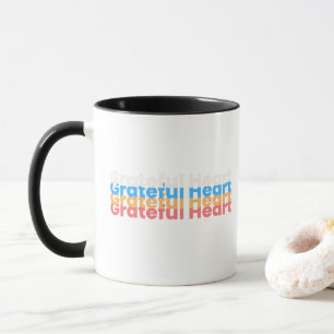 Caneca Tipografia Colorida Mug com Grande Coração