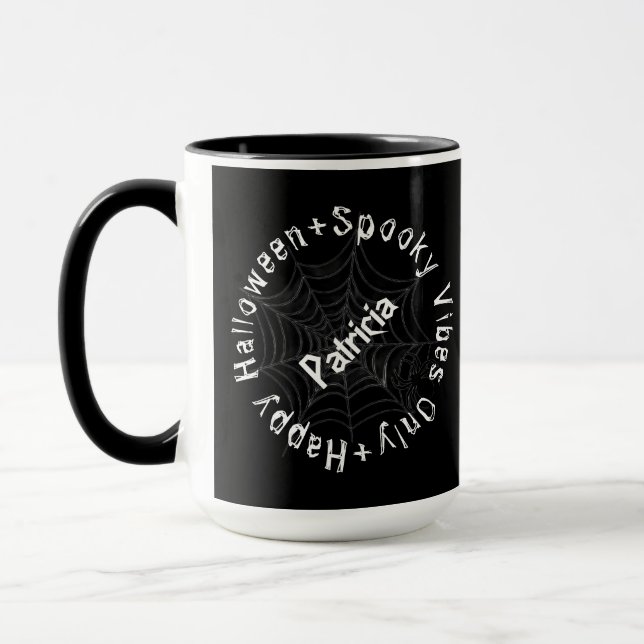 Caneca Tipografia Preto e Branco Spooky Feliz Halloween (Esquerda)