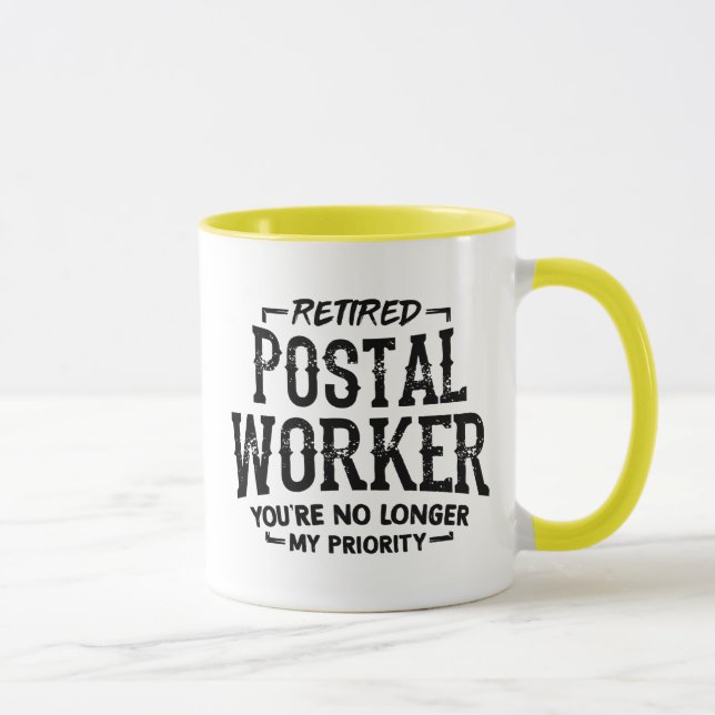 Caneca Trabalhador Postal Aposentado, Mailman Funny (Direita)