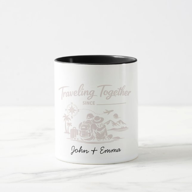 Caneca Traveling Together Since [Year] – Custom Couple (Centro)