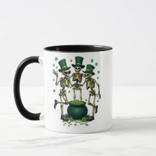 Caneca Três Dançando em Esqueleto Irlandês de Halloween S