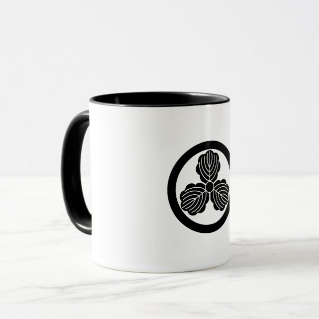 Caneca Três folhas de carvalho(1) em círculo (Frente Esquerda)