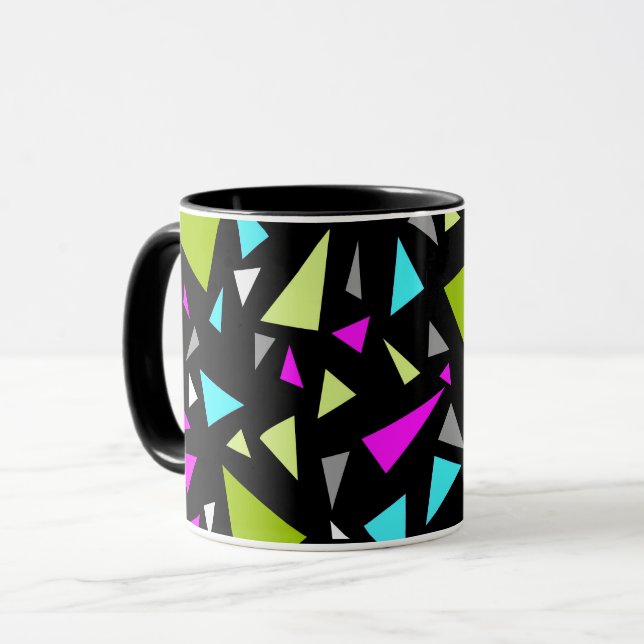 Caneca Triângulos cores verde carmesim em fundo preto (Frente Esquerda)
