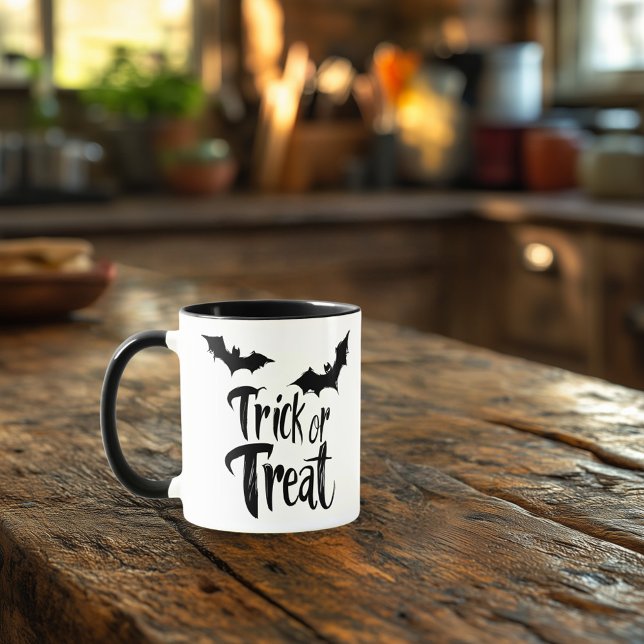 Caneca Trick ou Treat Mug - Design de Bats de Halloween a (Criador carregado)