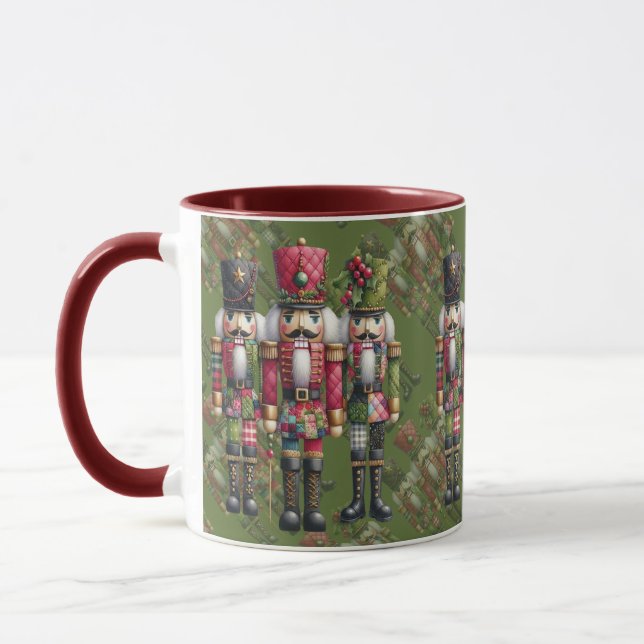 Caneca Trío de Cascanueces Navideños con Parche Mágico (Esquerda)