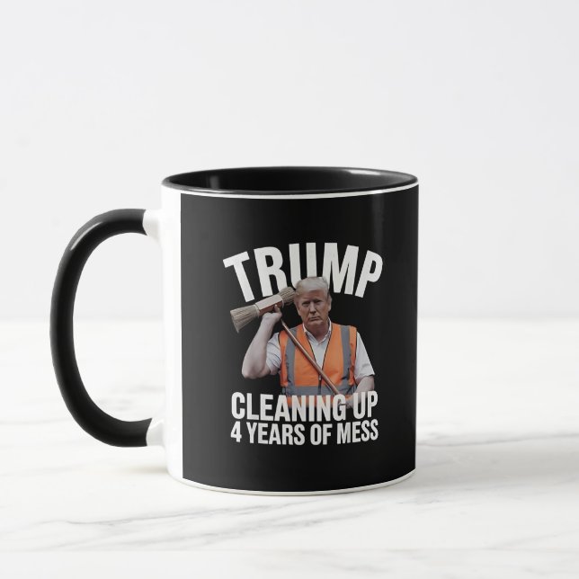 Caneca Trump limpando 4 anos de lixo da lata de lixo (Esquerda)