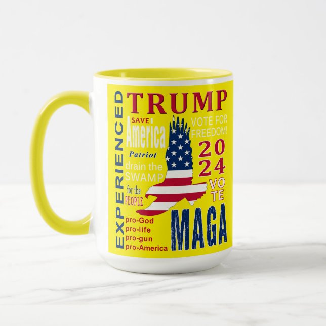 Caneca Trump MAGA 2024 Colagem de Texto Mug Amarelo (Esquerda)