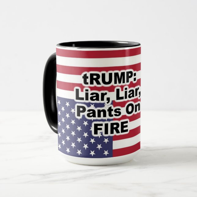 Caneca tRUMP: Mentiroso, Mentiroso, Calças em Fogo (Frente Esquerda)