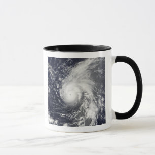 Caneca Tufão Vamco no Oceano Pacífico
