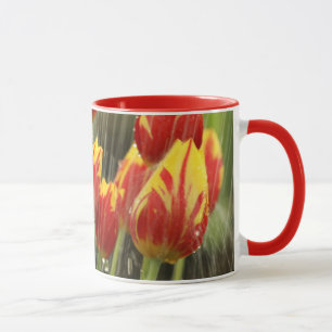 Caneca Tulipas do primavera