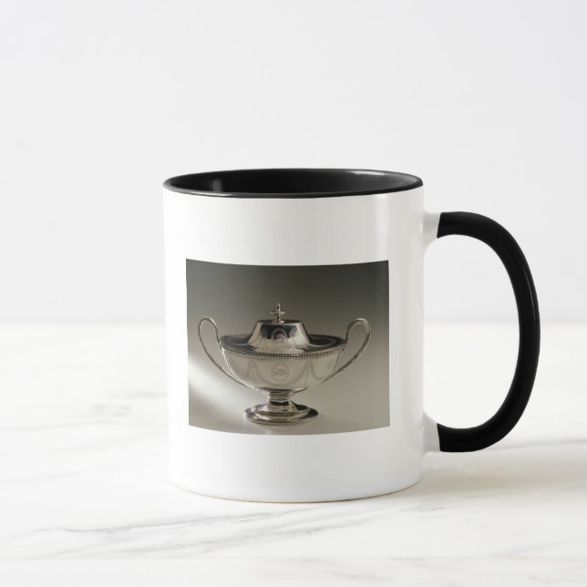 Caneca Tureen e cobrir do molho de George III (Direita)