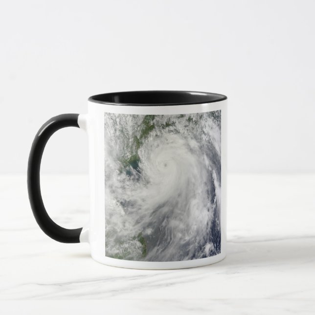 Caneca Typhoon Chanthu (Esquerda)