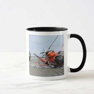 Caneca Um acidente com helicóptero de golfinho na Guarda