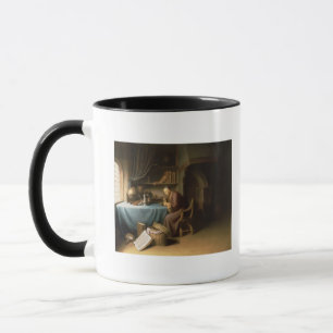 Caneca Um ancião que ilumina sua tubulação em um estud