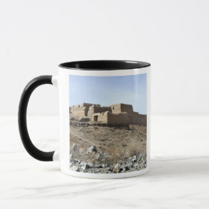 Caneca Um composto fortificado na vila de Akbar KH