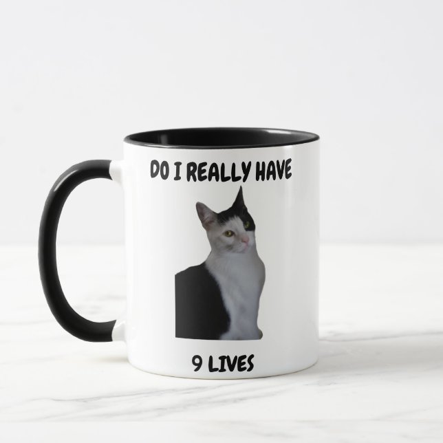 Caneca Um gato curioso com uma pergunta (Esquerda)