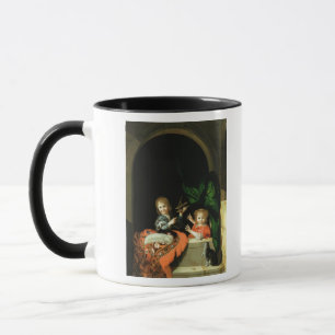 Caneca Um gato que olha dois meninos