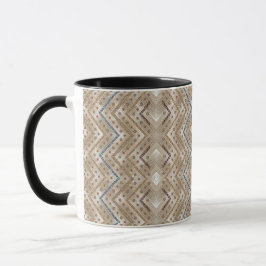 Caneca um padrão castanho e azul sobre um fundo branco