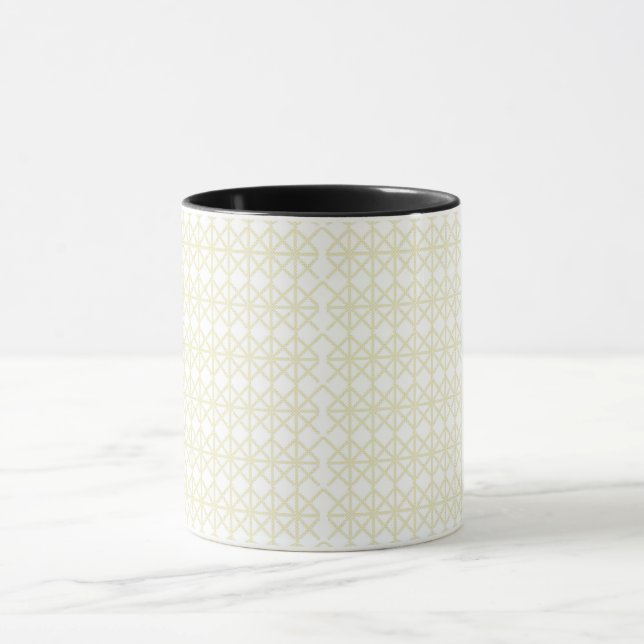 Caneca um padrão geométrico branco e dourado (Centro)
