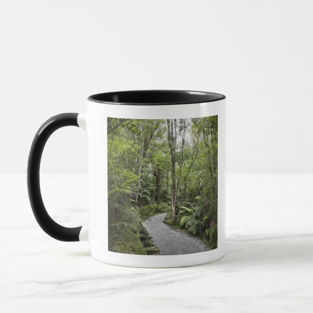 Caneca Um trajeto através de uma floresta tropical na (Esquerda)