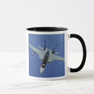 Caneca Um zangão super do marinho F/A-18F dos E.U. em v