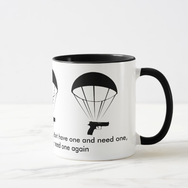 Caneca Uma arma é como um paraquedas! Excelente Mug! (Direita)