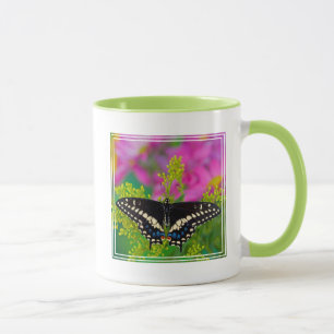 Caneca Uma Borboleta Rabo-de-Andorinha Pousando