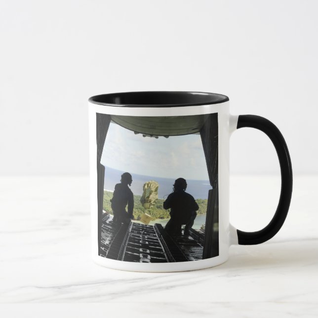 Caneca Uma caixa de produtos humanitários (Direita)
